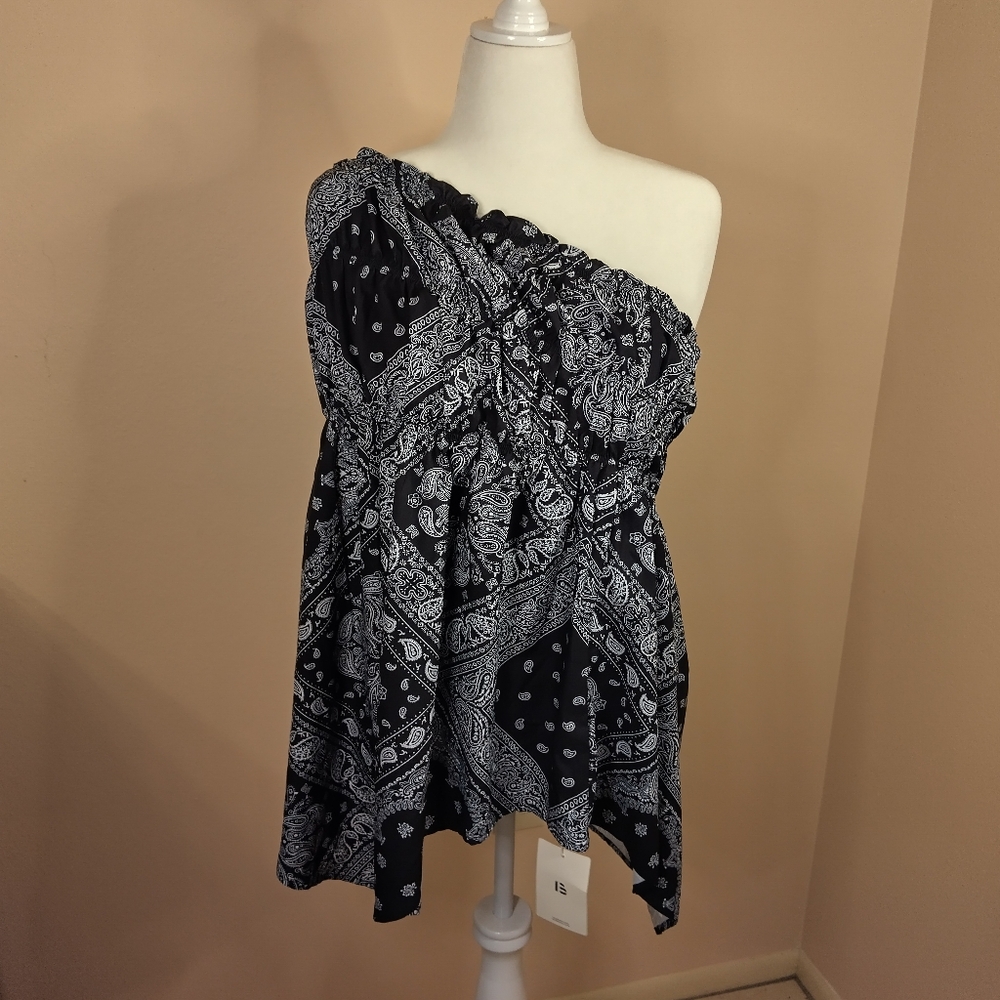 BloomChic women's off shoulder top Size 2XL NWT